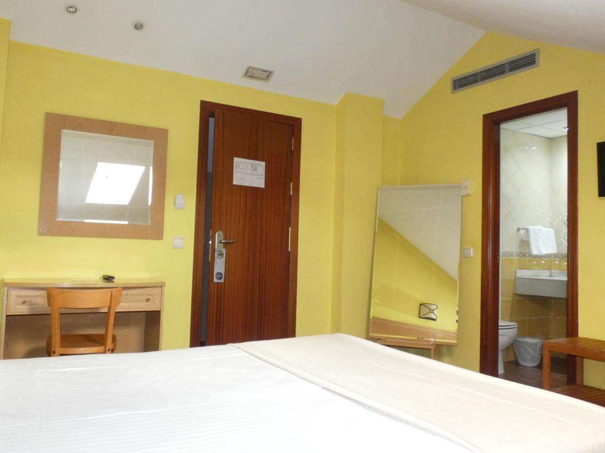 Hotel Vivar Griñón エクステリア 写真