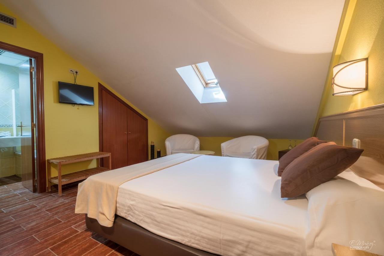 Hotel Vivar Griñón エクステリア 写真