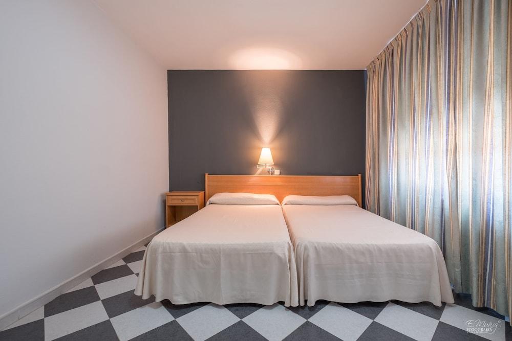 Hotel Vivar Griñón エクステリア 写真