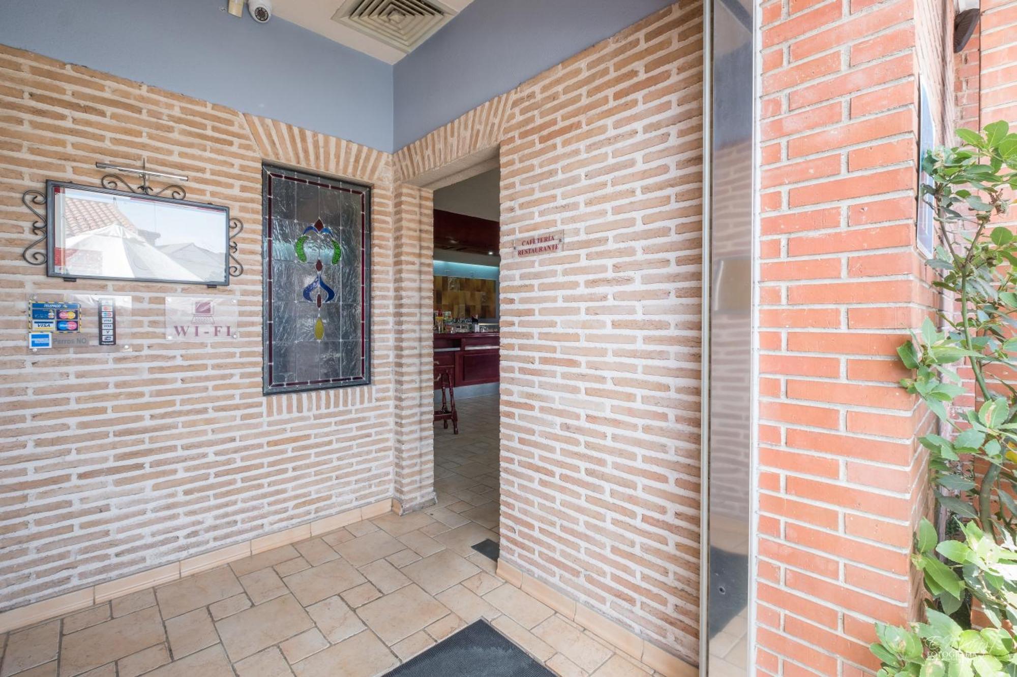 Hotel Vivar Griñón エクステリア 写真
