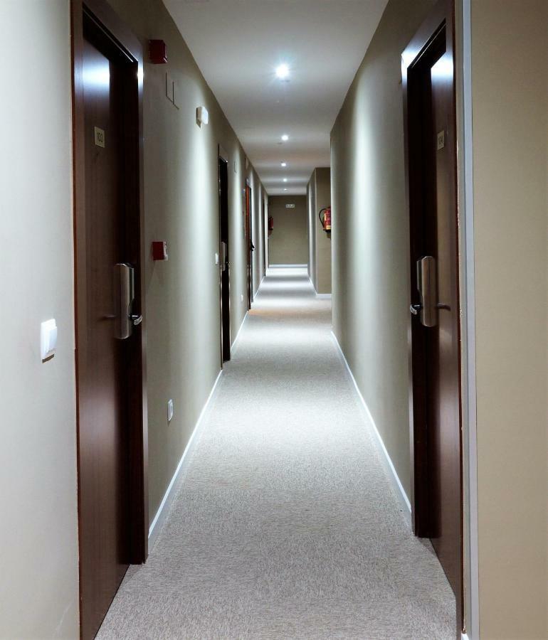 Hotel Vivar Griñón エクステリア 写真